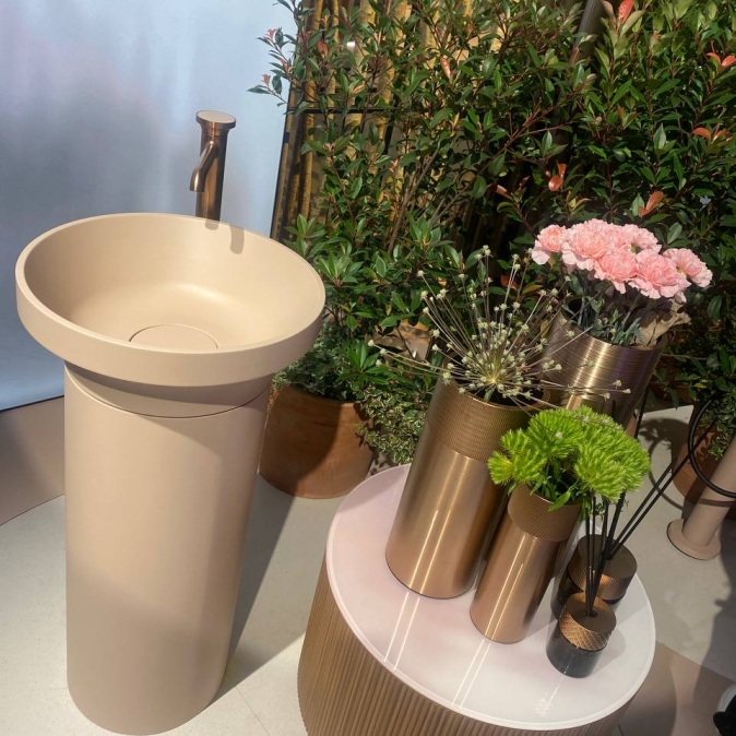 Сантехніка Gessi та предмети декору. Вази та дифузори для інтерьерних ароматів.