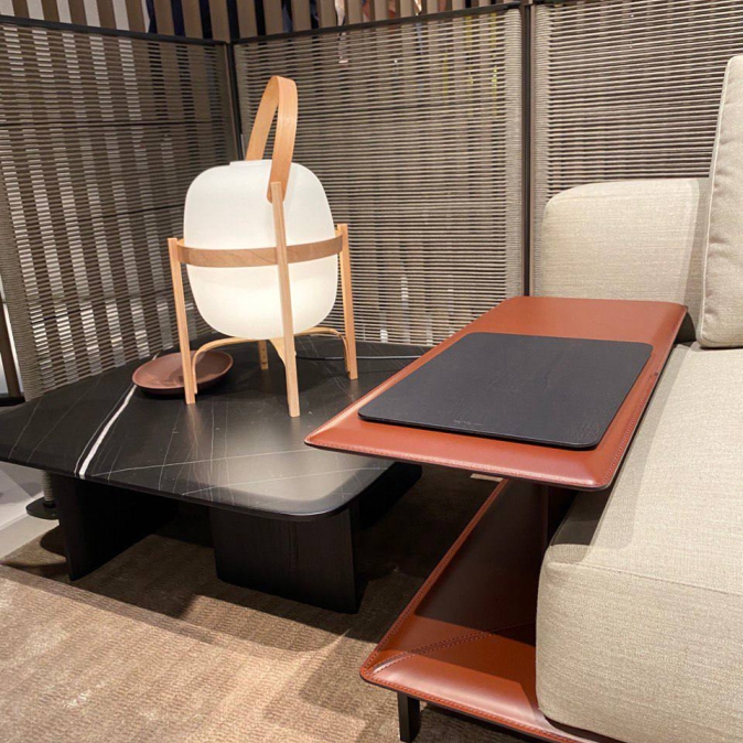 Меблі Polifom з кольоровою шкірою. Та легендарний світильник Santa & Cole